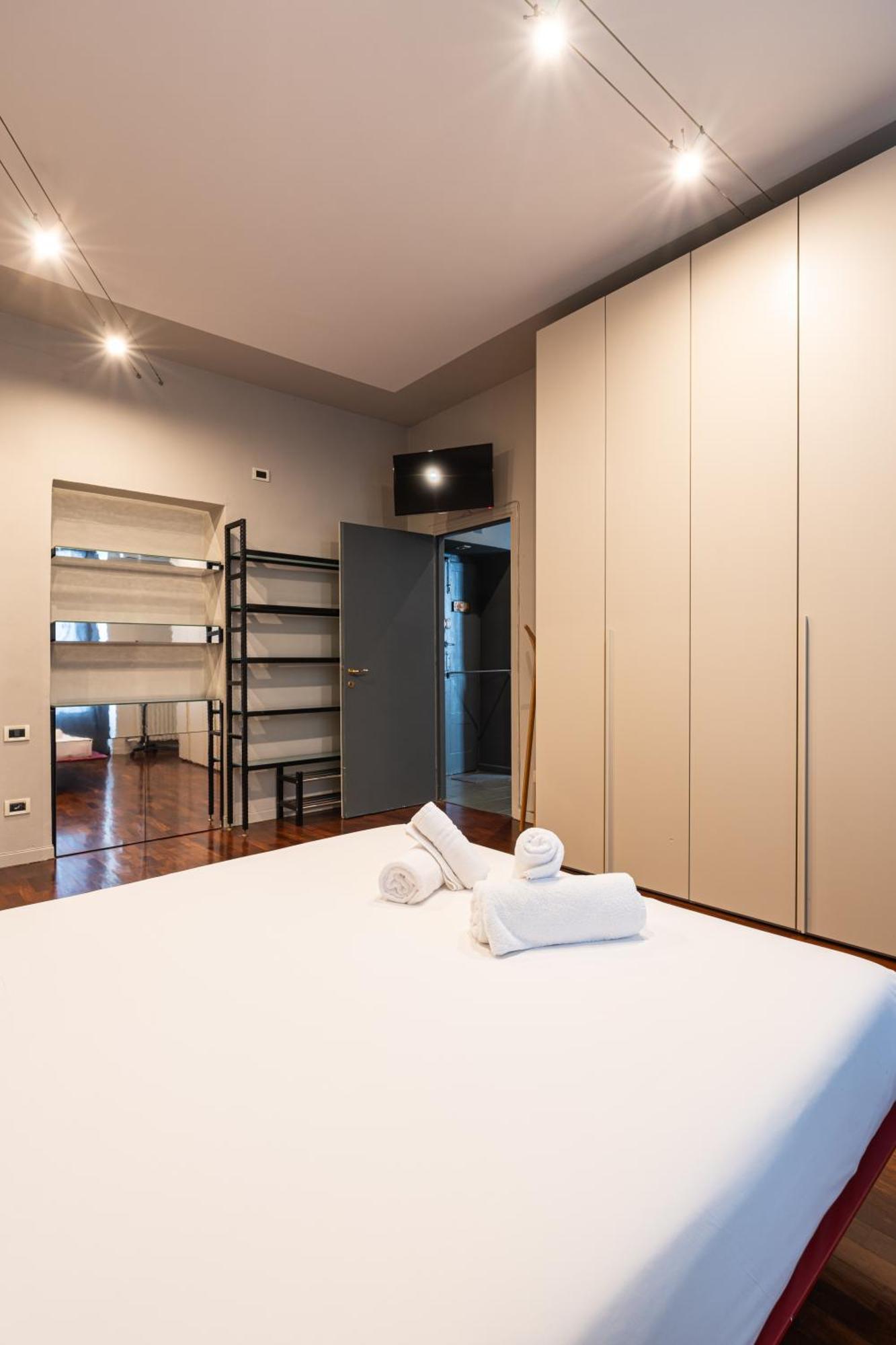 Spacious Onebedroom Navigli - Mirable Pm Milan Bagian luar foto