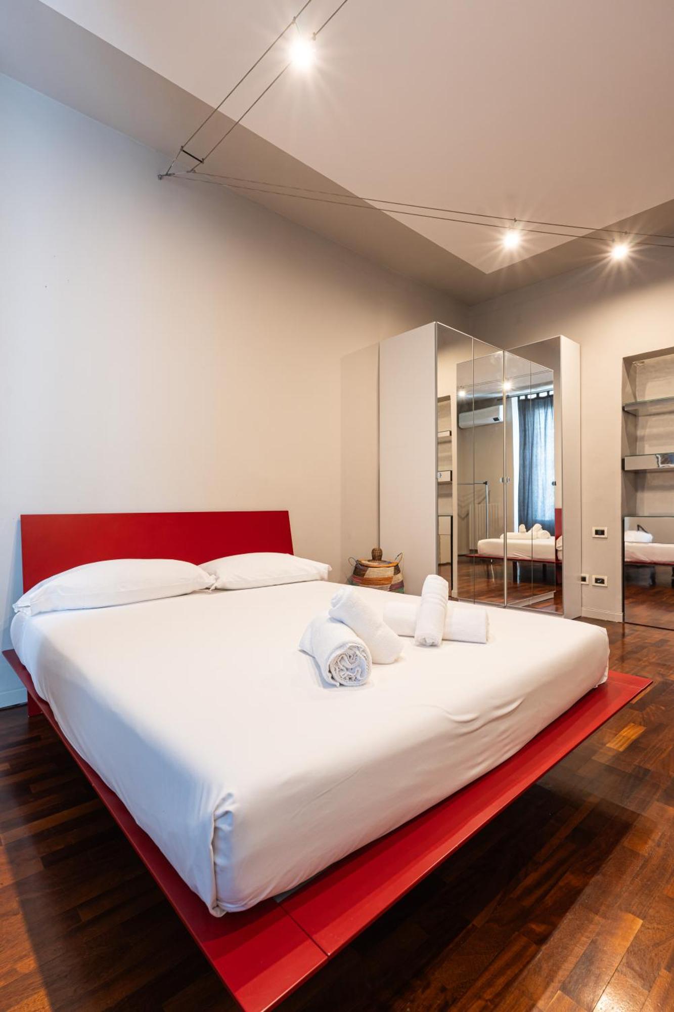 Spacious Onebedroom Navigli - Mirable Pm Milan Bagian luar foto